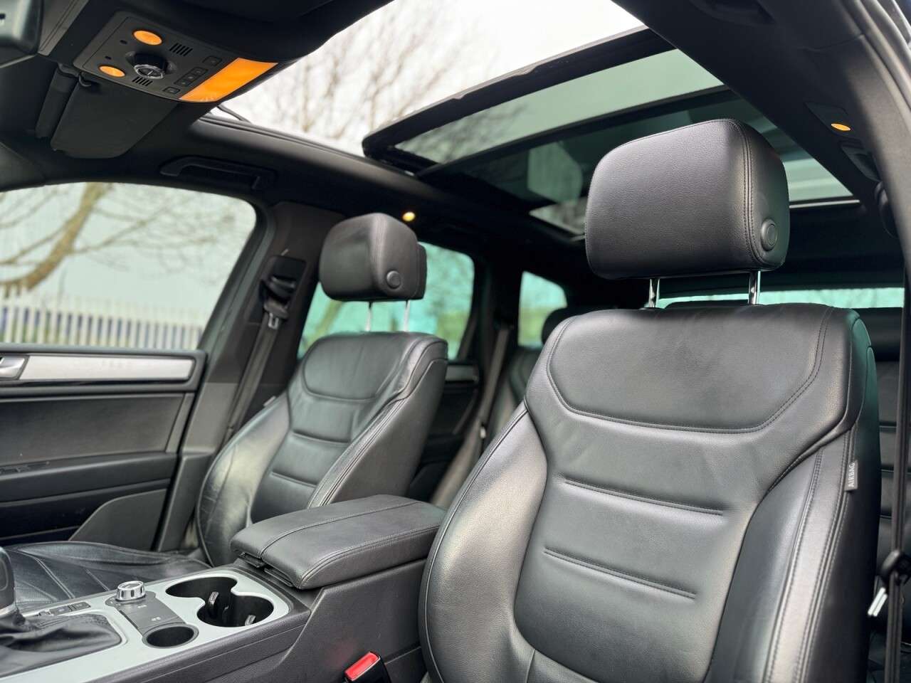 2011 VOLKSWAGEN TOUAREG 2011 VOLKSWAGEN TOUAREG