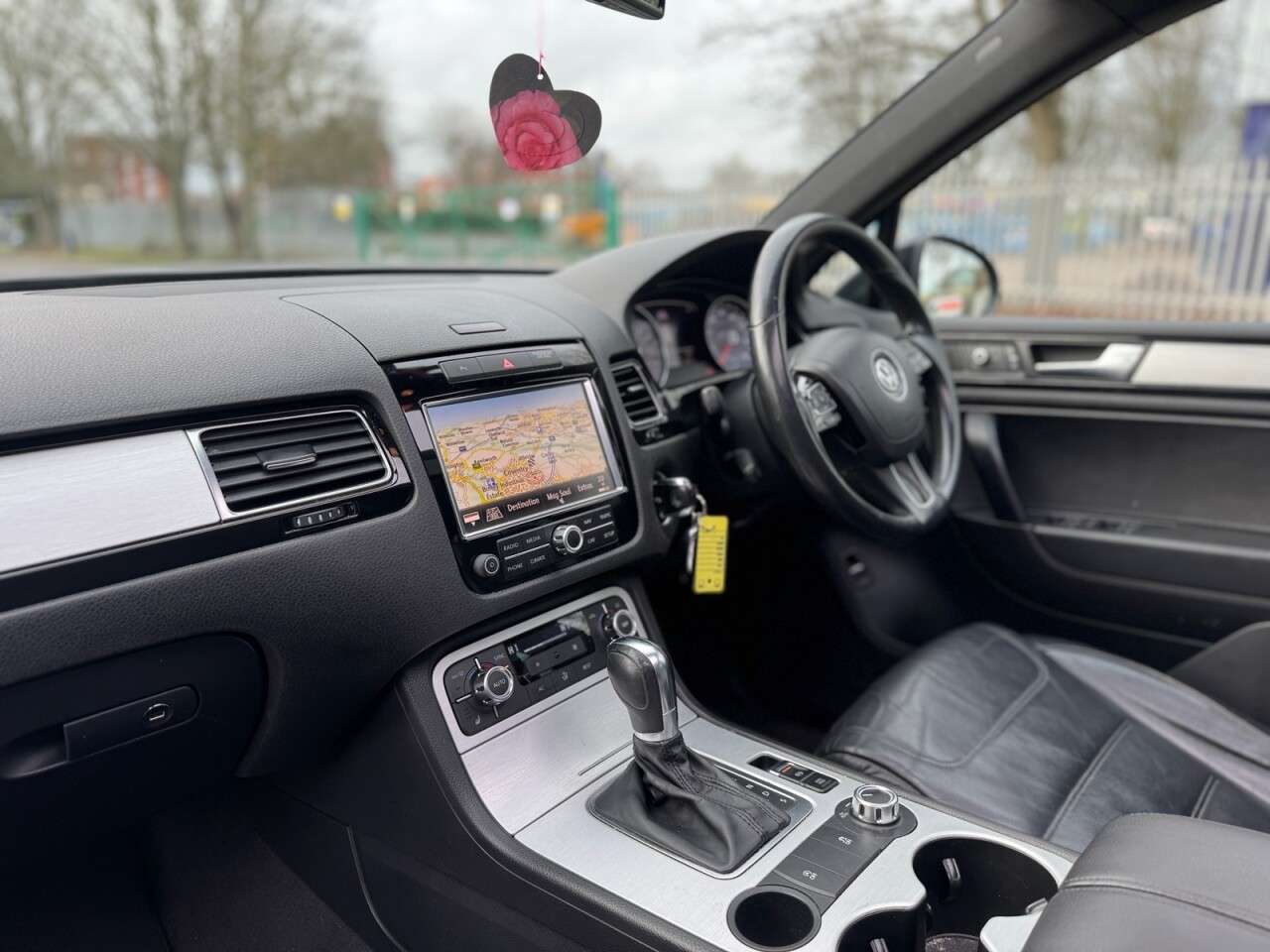 2011 VOLKSWAGEN TOUAREG 2011 VOLKSWAGEN TOUAREG