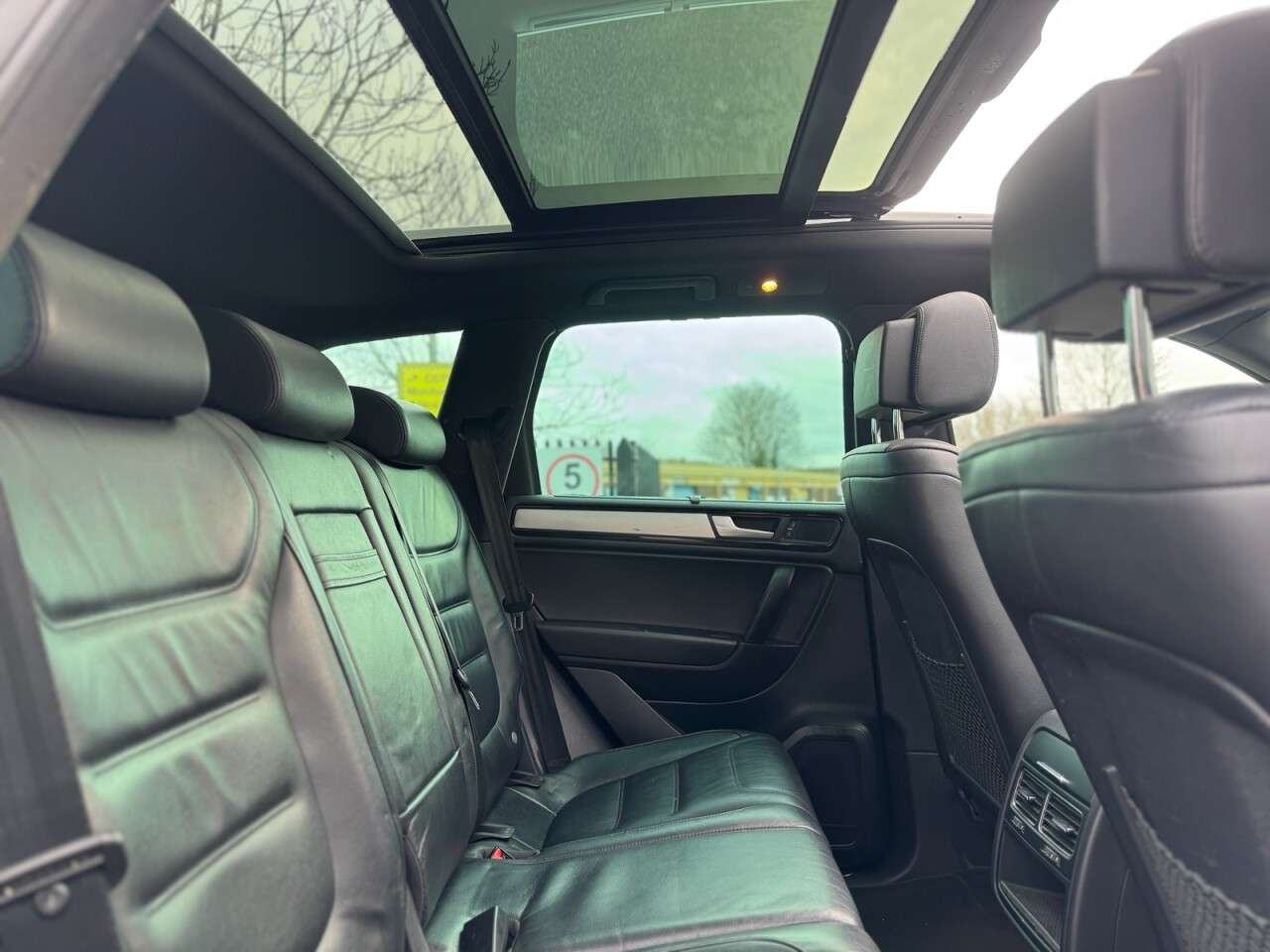 2011 VOLKSWAGEN TOUAREG 2011 VOLKSWAGEN TOUAREG