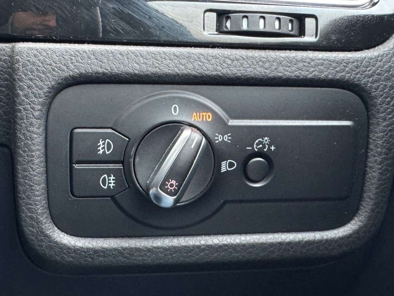 2011 VOLKSWAGEN TOUAREG 2011 VOLKSWAGEN TOUAREG