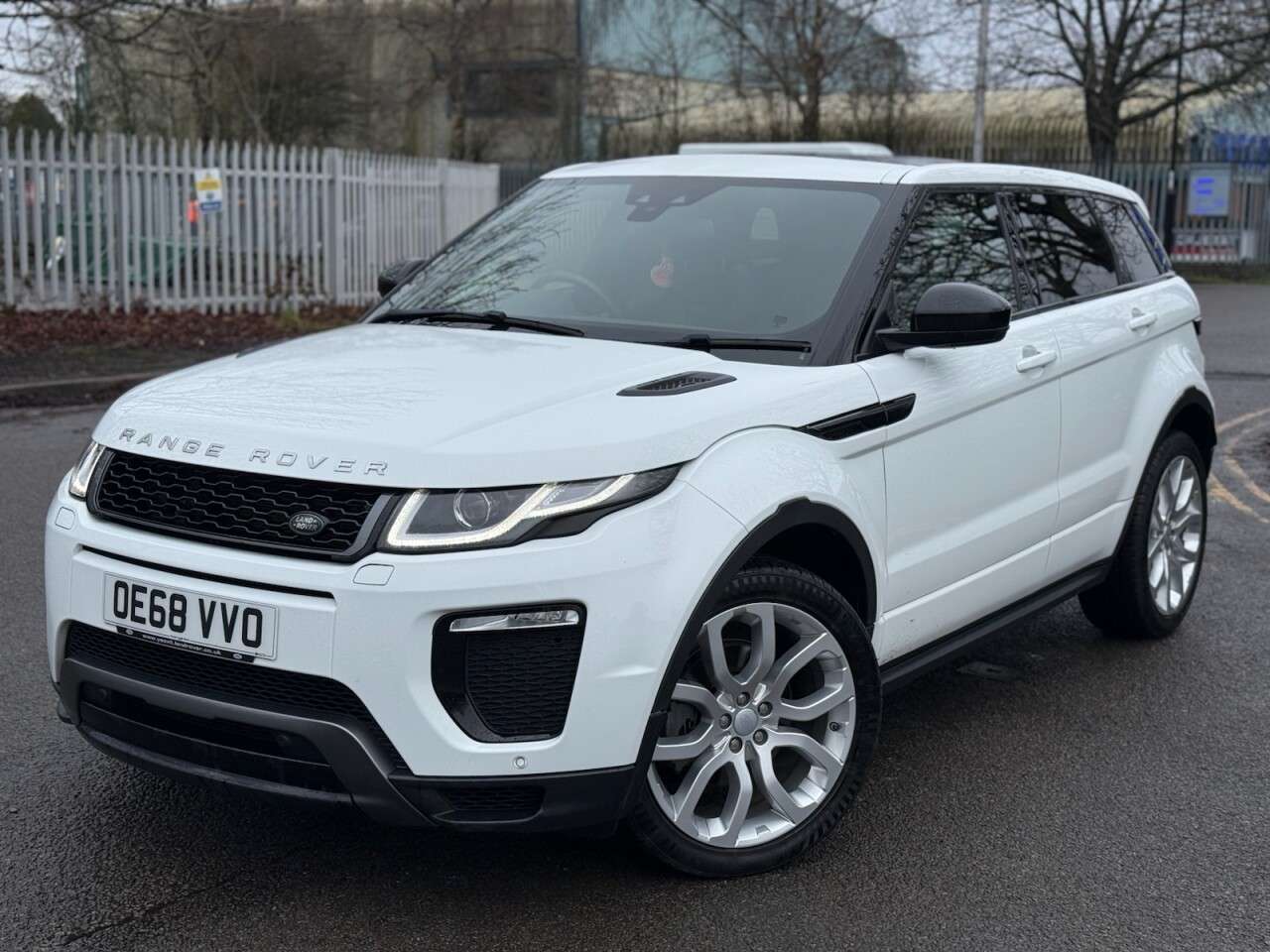A 2018 LAND ROVER RANGE ROVER EVOQUE 2.0 TD4 HSE Dynamic SUV 5dr Diesel Auto 4WD Euro 6 (s/s) (180 ps) ULEZ+PANR A 2018 LAND ROVER RANGE ROVER EVOQUE 2.0 TD4 HSE Dynamic SUV 5dr Diesel Auto 4WD Euro 6 (s/s) (180 ps) ULEZ+PANR