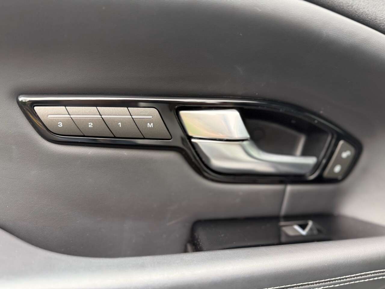 2018 LAND ROVER RANGE ROVER EVOQUE 2018 LAND ROVER RANGE ROVER EVOQUE