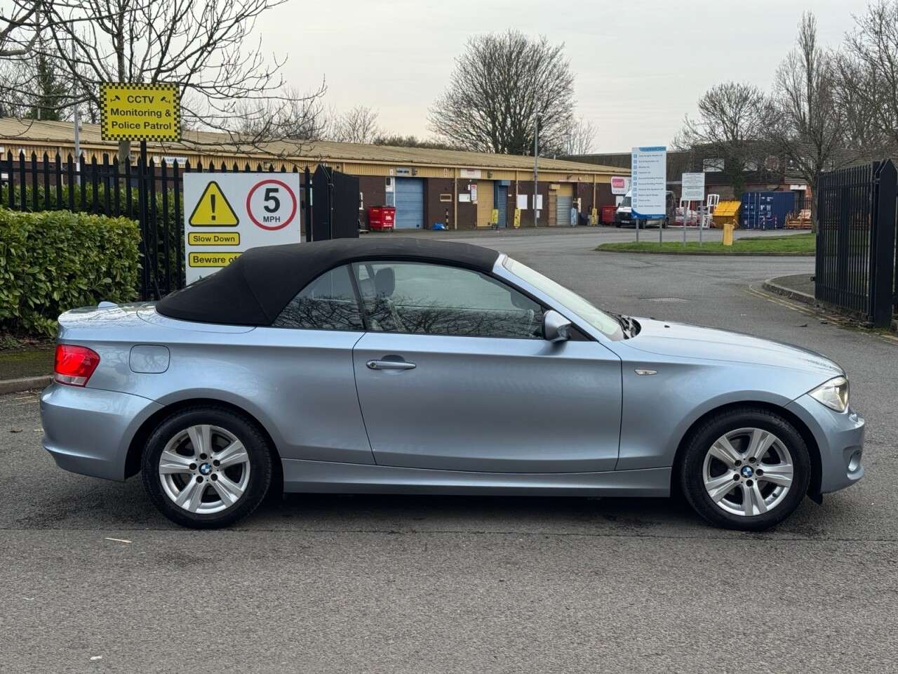 A 2011 BMW 1 SERIES 2.0 120d SE Convertible 2dr Diesel Steptronic Euro 5 (177 ps) A 2011 BMW 1 SERIES 2.0 120d SE Convertible 2dr Diesel Steptronic Euro 5 (177 ps)