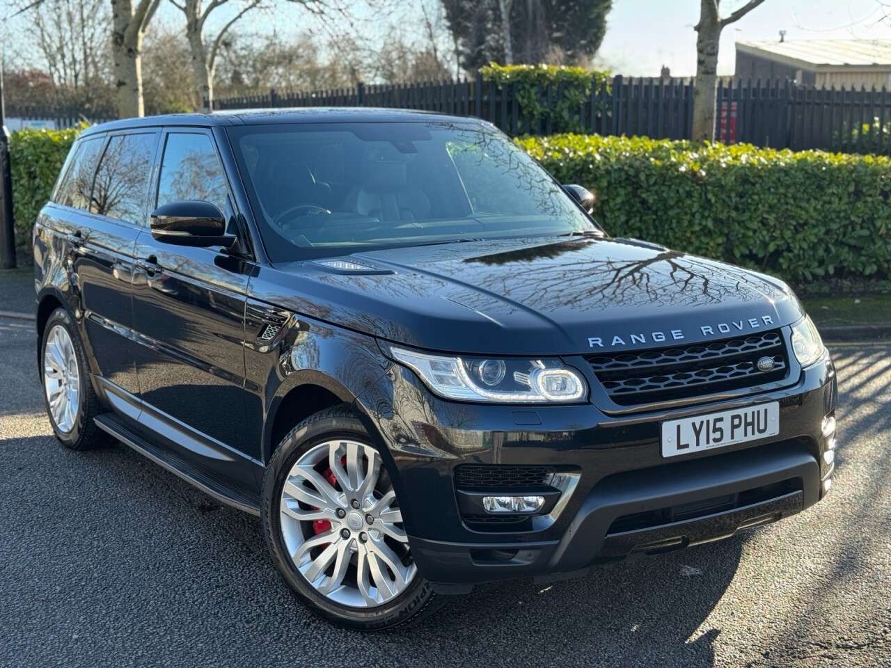 A 2015 LAND ROVER RANGE ROVER SPORT 3.0 SD V6 HSE Dynamic SUV 5dr Diesel Auto 4WD Euro 5 (s/s) (306 ps) A 2015 LAND ROVER RANGE ROVER SPORT 3.0 SD V6 HSE Dynamic SUV 5dr Diesel Auto 4WD Euro 5 (s/s) (306 ps)