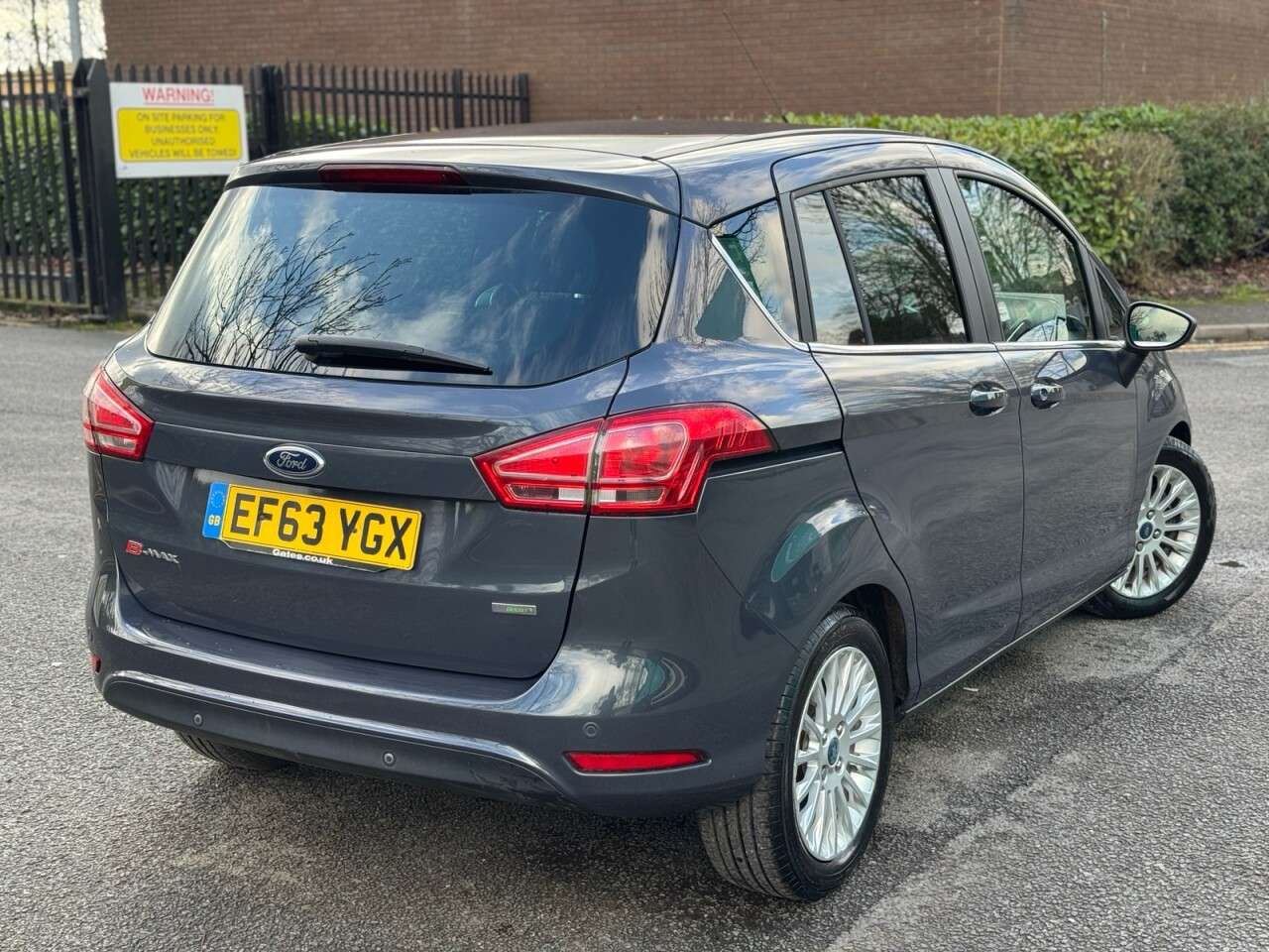 A 2014 FORD B-MAX 1.0T EcoBoost Titanium MPV 5dr Petrol Manual Euro 5 (100 ps) A 2014 FORD B-MAX 1.0T EcoBoost Titanium MPV 5dr Petrol Manual Euro 5 (100 ps)