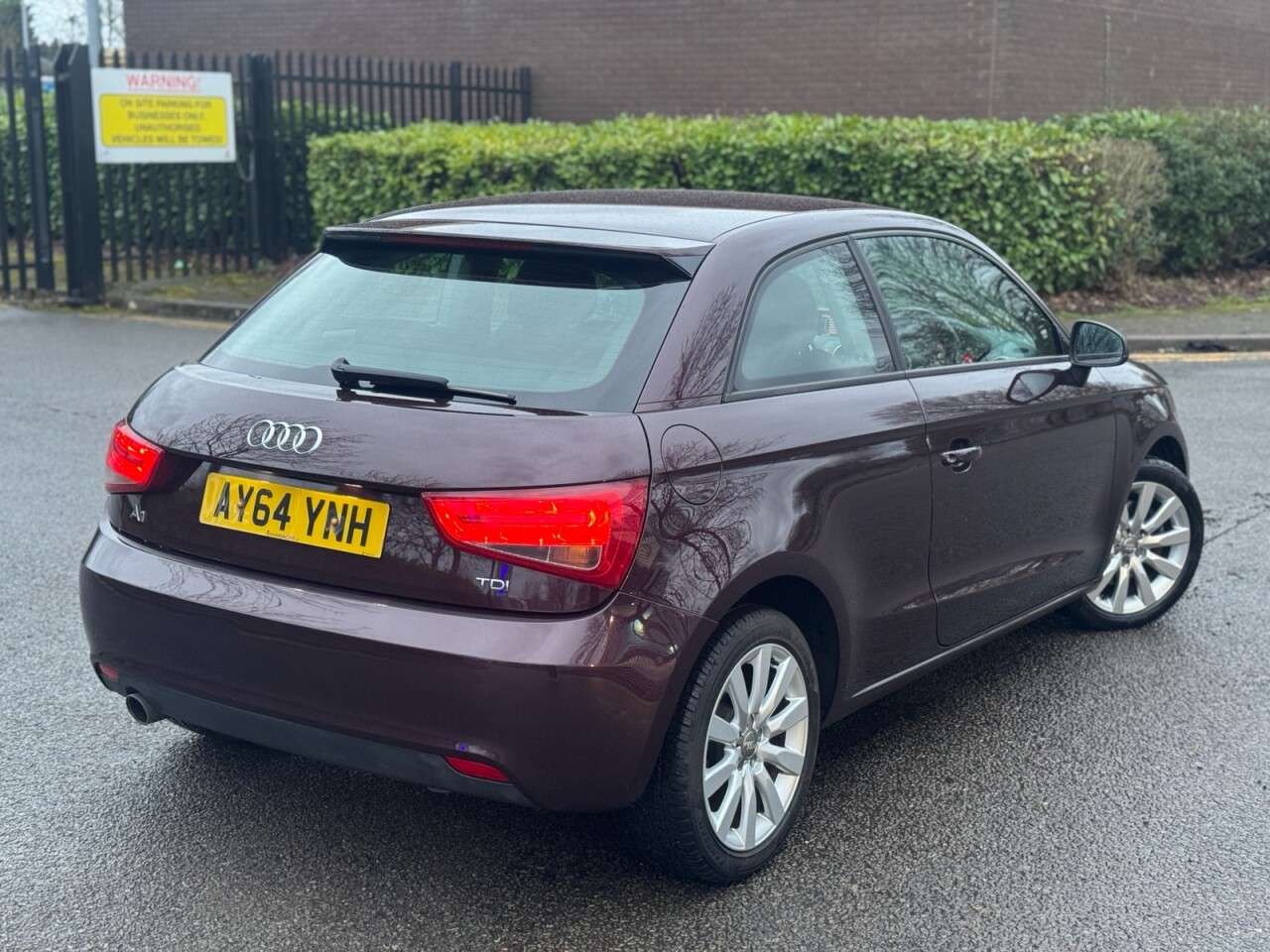 A 2014 AUDI A1 1.6 TDI Sport Hatchback 3dr Diesel Manual Euro 5 (s/s) (105 ps) A 2014 AUDI A1 1.6 TDI Sport Hatchback 3dr Diesel Manual Euro 5 (s/s) (105 ps)