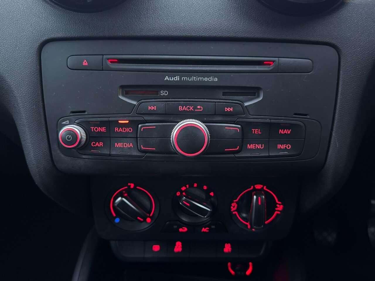 2014 AUDI A1 2014 AUDI A1