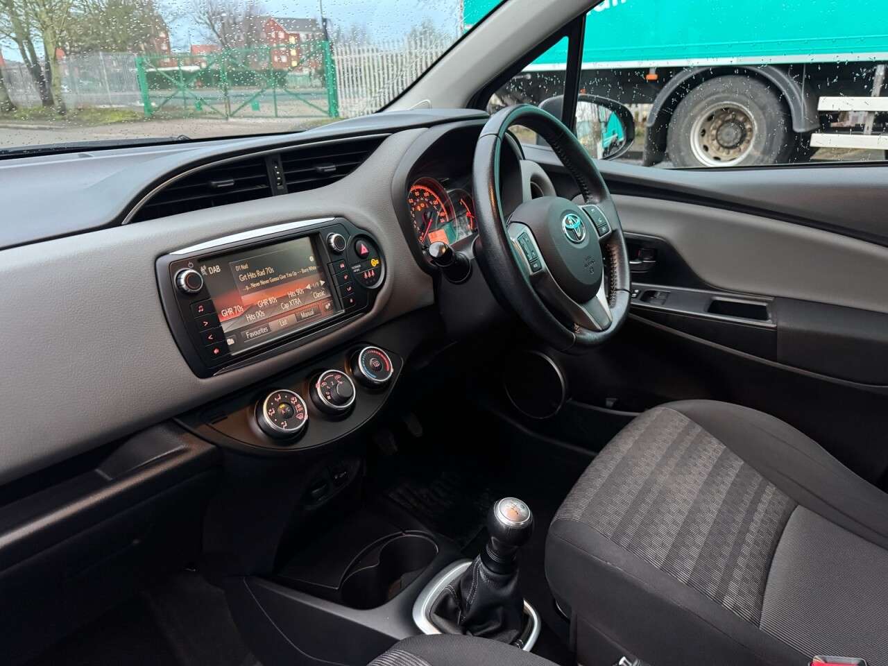 2016 TOYOTA YARIS 2016 TOYOTA YARIS