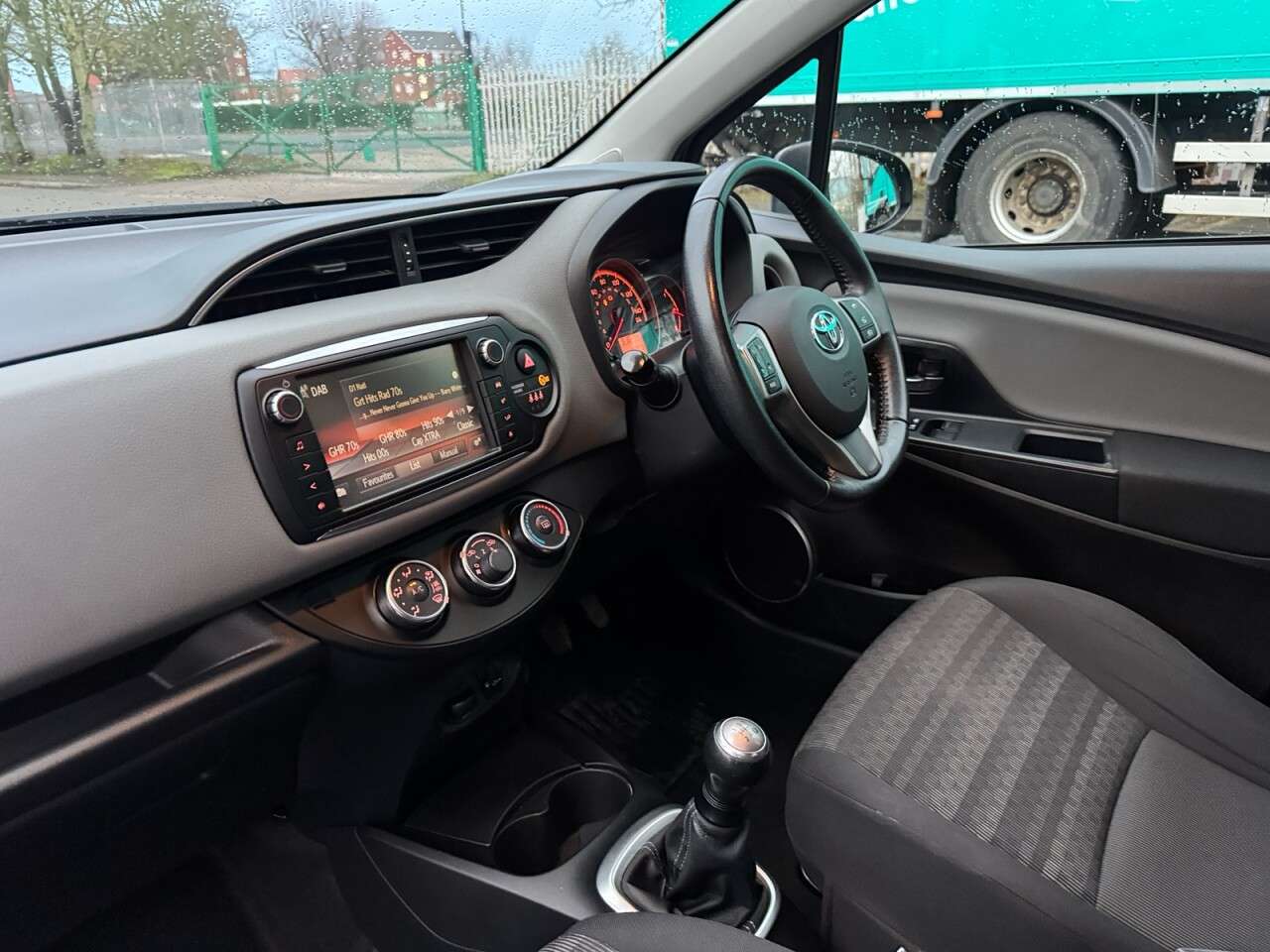 2016 TOYOTA YARIS 2016 TOYOTA YARIS