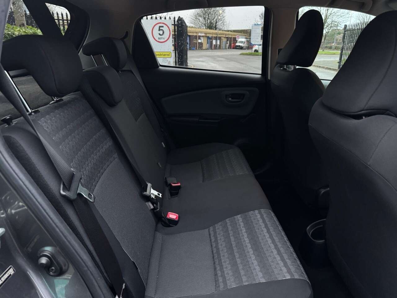 2016 TOYOTA YARIS 2016 TOYOTA YARIS