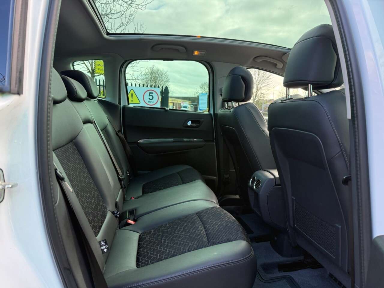 2015 PEUGEOT 3008 2015 PEUGEOT 3008