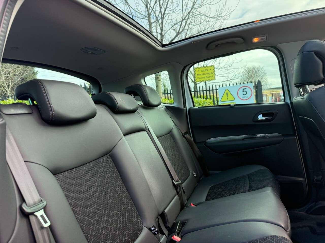 2015 PEUGEOT 3008 2015 PEUGEOT 3008