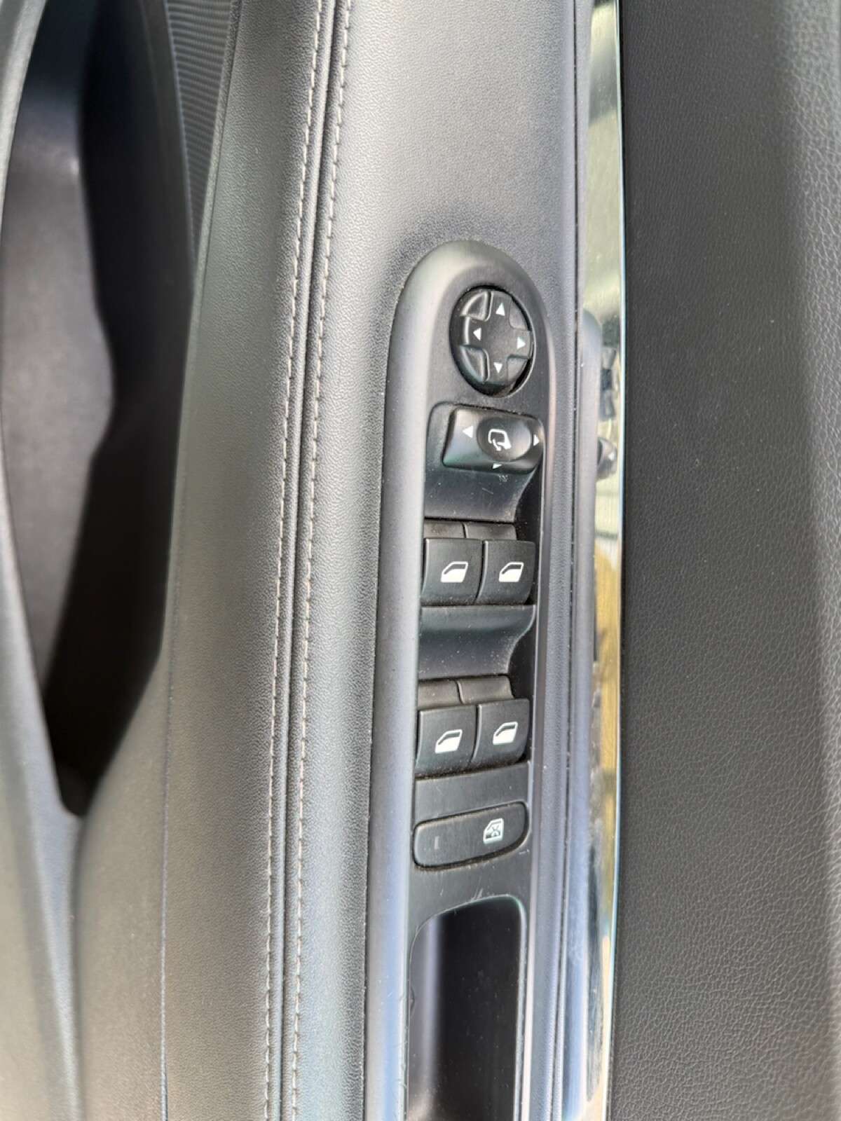 2015 PEUGEOT 3008 2015 PEUGEOT 3008