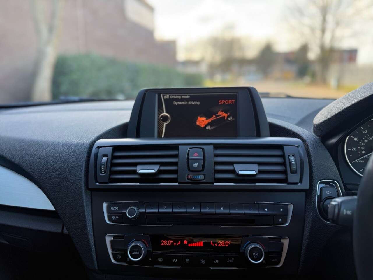 2012 BMW 1 SERIES 2012 BMW 1 SERIES