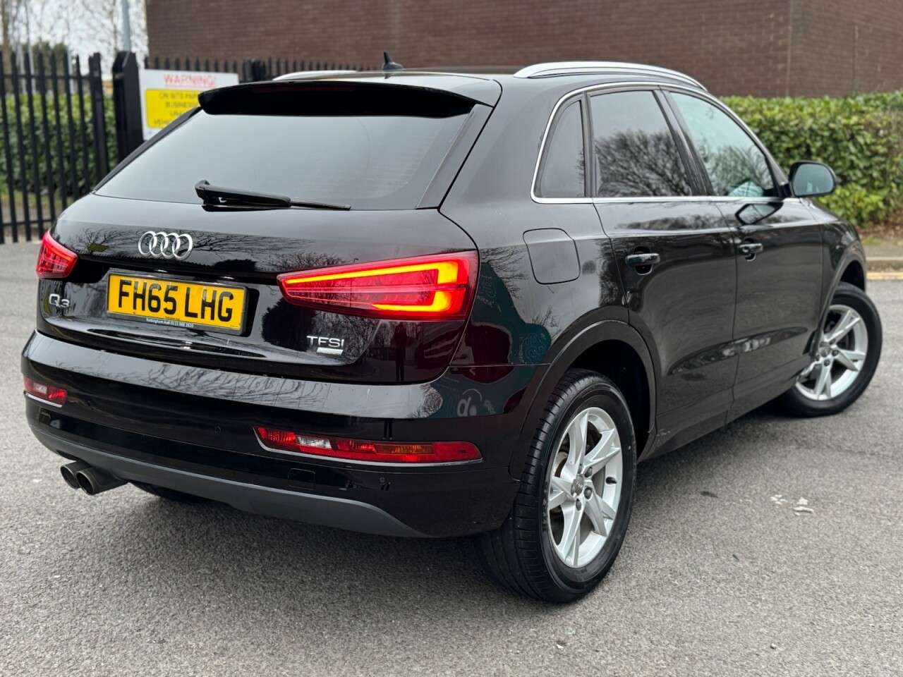 A 2015 AUDI Q3 1.4 TFSI CoD SE SUV 5dr Petrol Manual Euro 6 (s/s) (150 ps) ULEZ+FSH+1 OWNE A 2015 AUDI Q3 1.4 TFSI CoD SE SUV 5dr Petrol Manual Euro 6 (s/s) (150 ps) ULEZ+FSH+1 OWNE