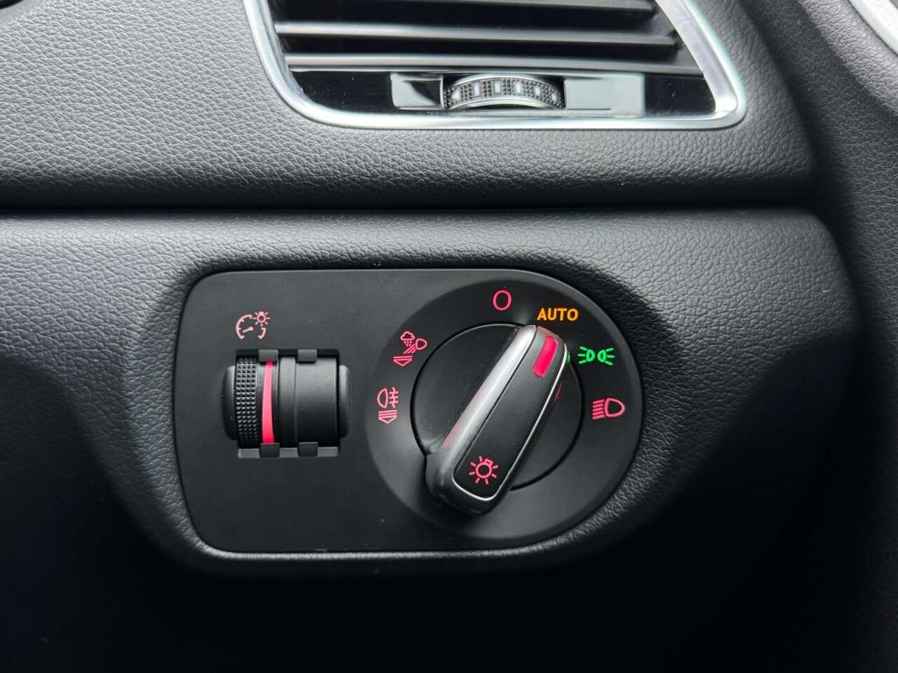 2015 AUDI Q3 2015 AUDI Q3