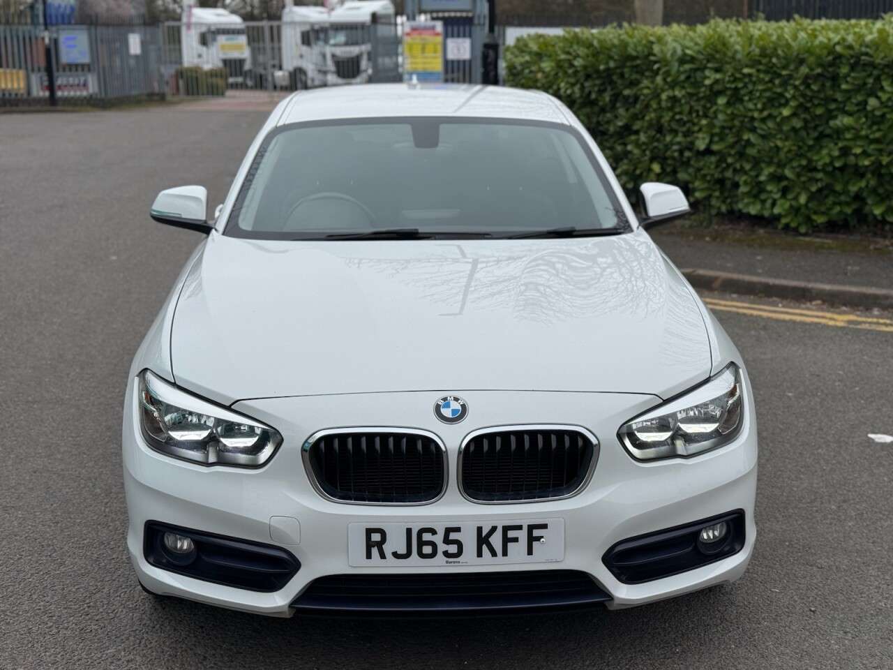 A 2015 BMW 1 SERIES 1.6 118i Sport Hatchback 3dr Petrol Manual Euro 6 (s/s) (136 ps) ULEZ+2FRO+ A 2015 BMW 1 SERIES 1.6 118i Sport Hatchback 3dr Petrol Manual Euro 6 (s/s) (136 ps) ULEZ+2FRO+