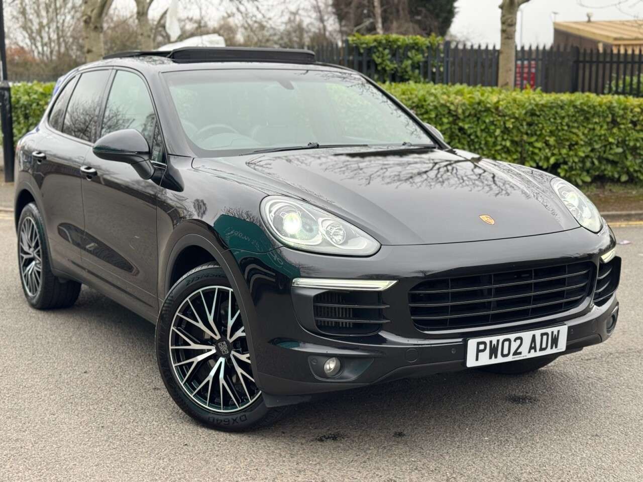 A 2015 PORSCHE CAYENNE 3.0 TD V6 SUV 5dr Diesel TiptronicS 4WD Euro 6 (s/s) (262 ps) A 2015 PORSCHE CAYENNE 3.0 TD V6 SUV 5dr Diesel TiptronicS 4WD Euro 6 (s/s) (262 ps)