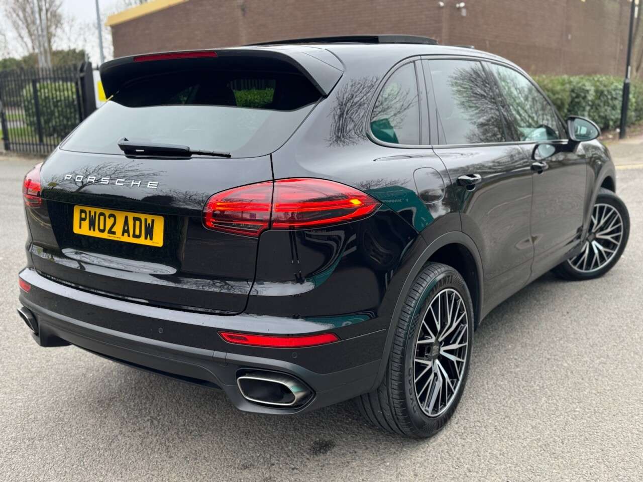 A 2015 PORSCHE CAYENNE 3.0 TD V6 SUV 5dr Diesel TiptronicS 4WD Euro 6 (s/s) (262 ps) A 2015 PORSCHE CAYENNE 3.0 TD V6 SUV 5dr Diesel TiptronicS 4WD Euro 6 (s/s) (262 ps)