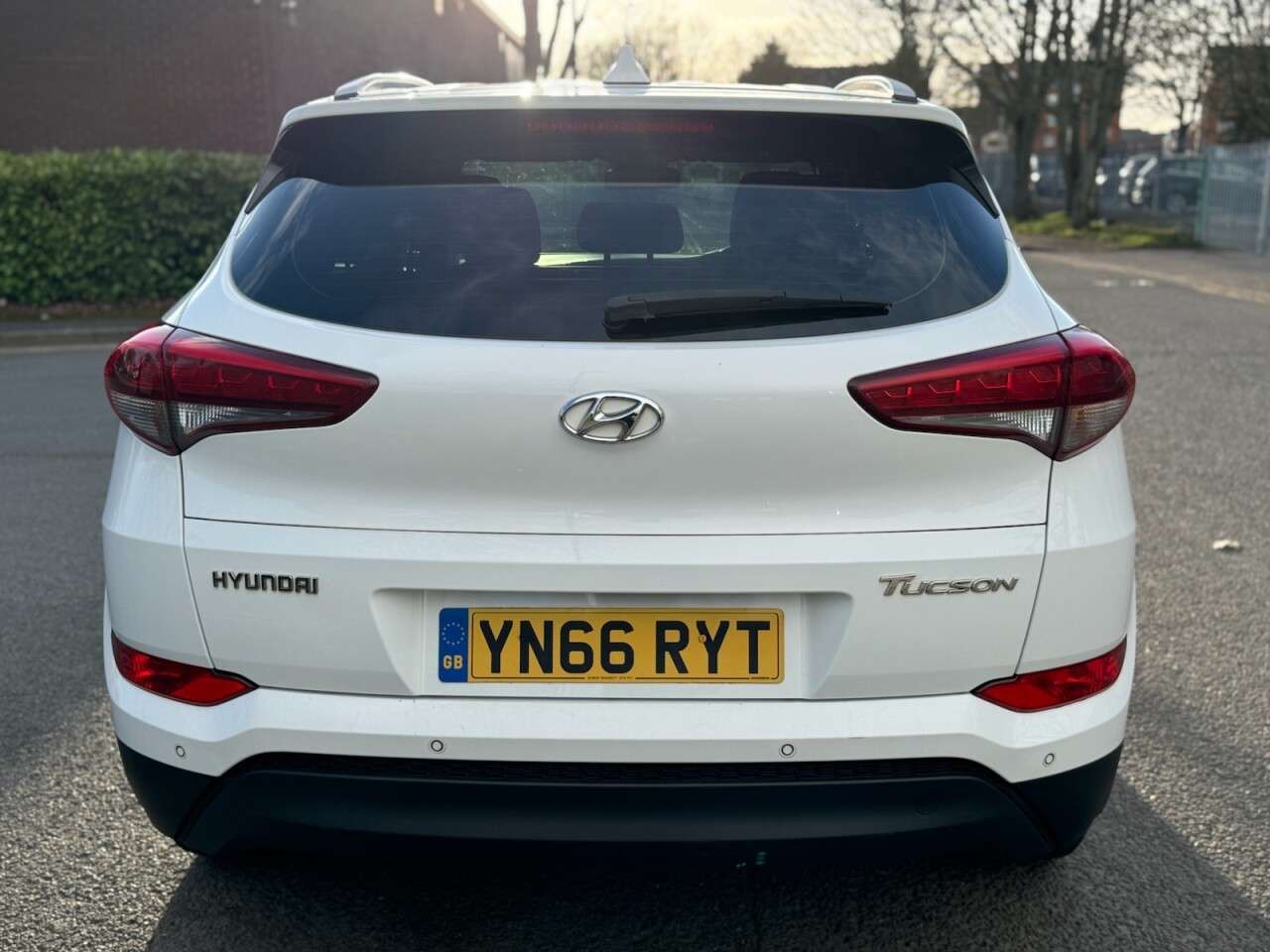 A 2016 HYUNDAI TUCSON 1.7 CRDi Blue Drive SE SUV 5dr Diesel Manual Euro 6 (s/s) (116 ps) ULEZ+1FR A 2016 HYUNDAI TUCSON 1.7 CRDi Blue Drive SE SUV 5dr Diesel Manual Euro 6 (s/s) (116 ps) ULEZ+1FR