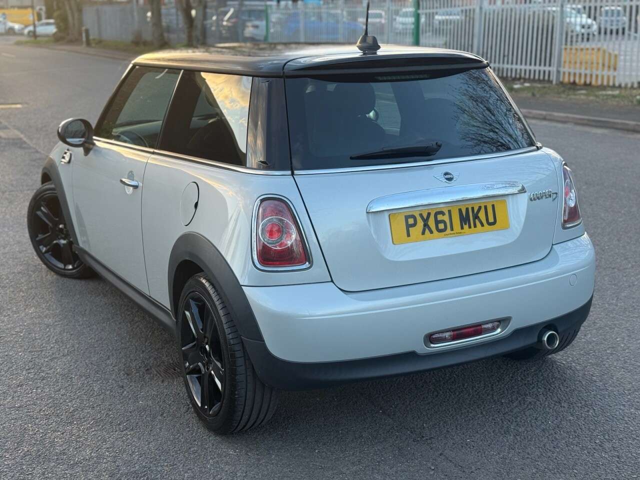 2011 MINI HATCH 2011 MINI HATCH