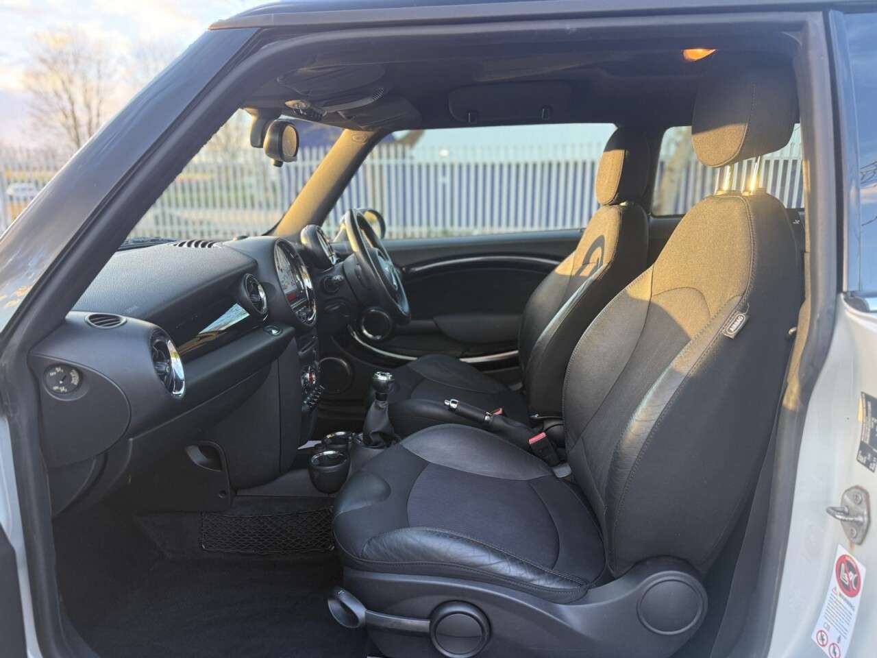 2011 MINI HATCH 2011 MINI HATCH