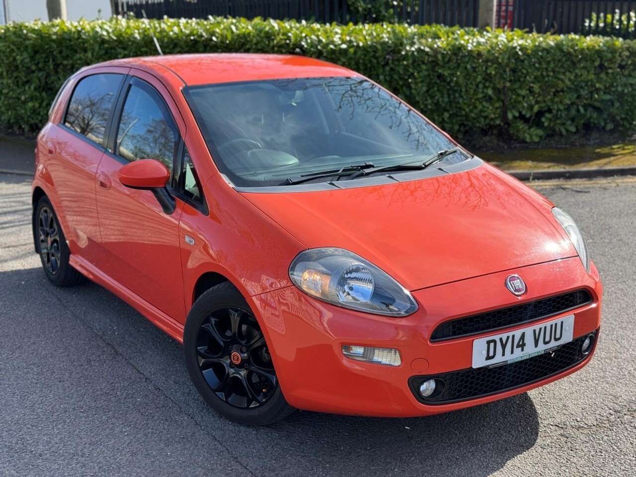 A 2014 FIAT PUNTO 1.4 GBT Hatchback 5dr Petrol Euro 6 (s/s) (77 bhp) ULEZ+2FRM+SH+LOW MILES+P A 2014 FIAT PUNTO 1.4 GBT Hatchback 5dr Petrol Euro 6 (s/s) (77 bhp) ULEZ+2FRM+SH+LOW MILES+P