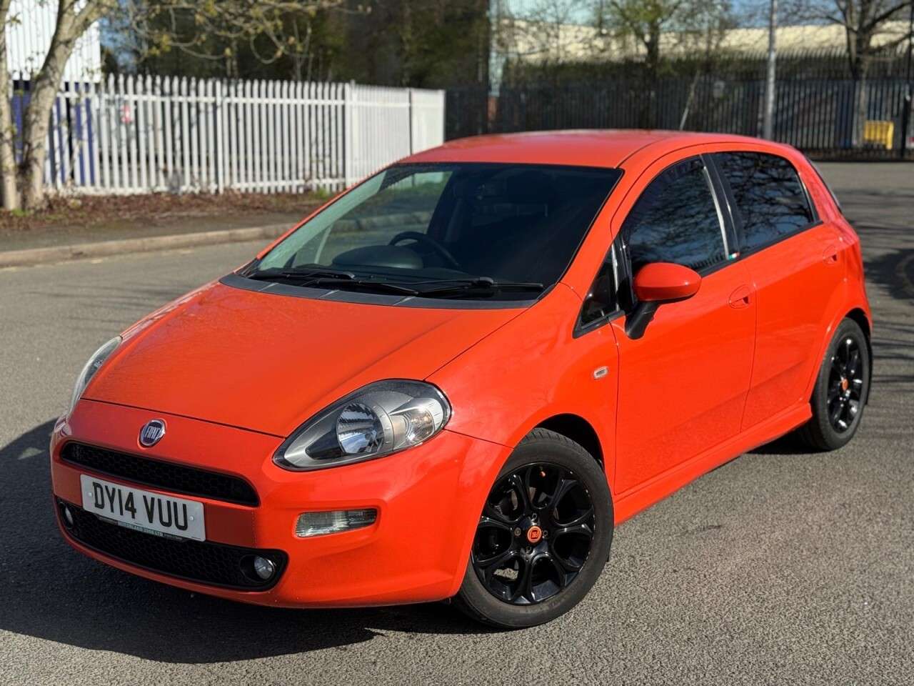 A 2014 FIAT PUNTO 1.4 GBT Hatchback 5dr Petrol Euro 6 (s/s) (77 bhp) ULEZ+2FRM+SH+LOW MILES+P A 2014 FIAT PUNTO 1.4 GBT Hatchback 5dr Petrol Euro 6 (s/s) (77 bhp) ULEZ+2FRM+SH+LOW MILES+P