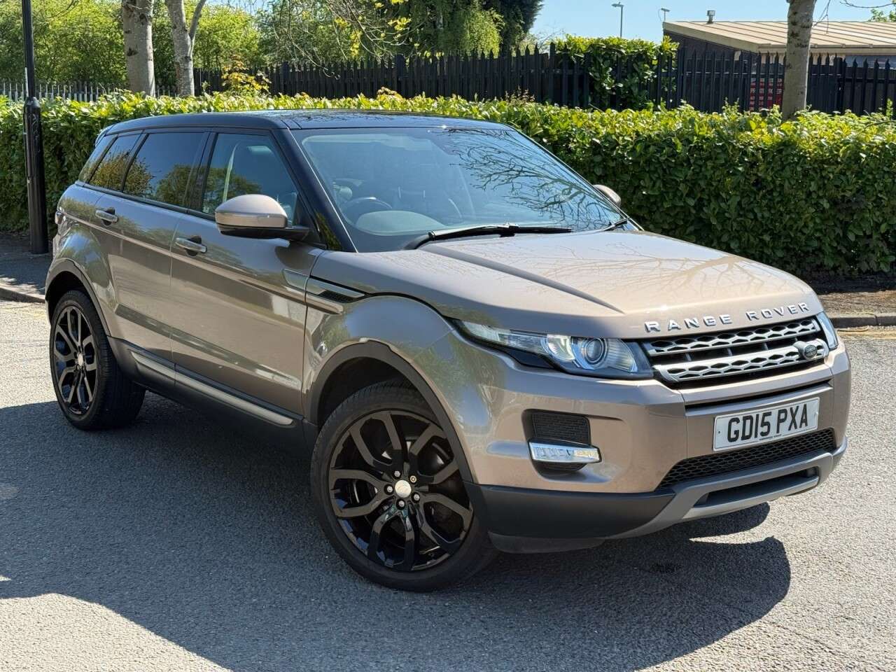 A 2015 LAND ROVER RANGE ROVER EVOQUE 2.2 SD4 Pure SUV 5dr Diesel Auto 4WD Euro 5 (s/s) (190 ps) A 2015 LAND ROVER RANGE ROVER EVOQUE 2.2 SD4 Pure SUV 5dr Diesel Auto 4WD Euro 5 (s/s) (190 ps)