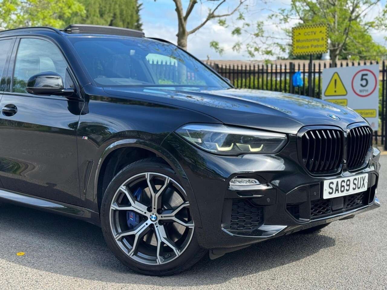 A 2019 BMW X5 3.0 30d M Sport SUV 5dr Diesel Auto xDrive Euro 6 (s/s) (265 ps) A 2019 BMW X5 3.0 30d M Sport SUV 5dr Diesel Auto xDrive Euro 6 (s/s) (265 ps)