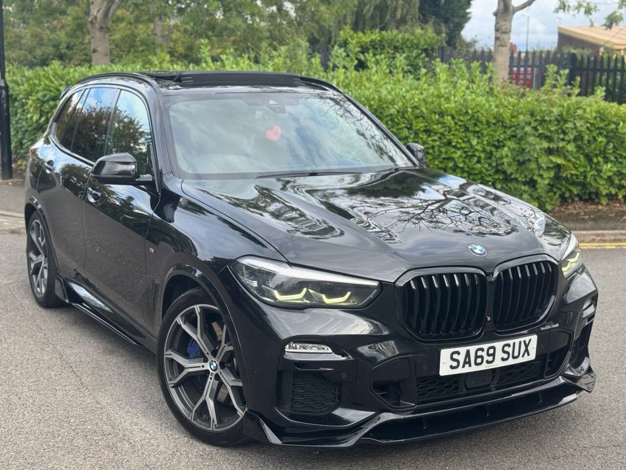 A 2019 BMW X5 3.0 30d M Sport SUV 5dr Diesel Auto xDrive Euro 6 (s/s) (265 ps) A 2019 BMW X5 3.0 30d M Sport SUV 5dr Diesel Auto xDrive Euro 6 (s/s) (265 ps)