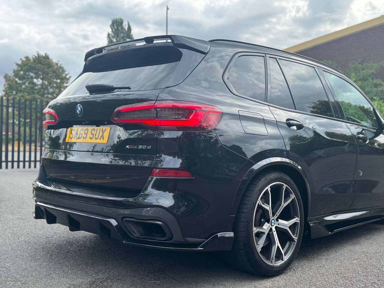 A 2019 BMW X5 3.0 30d M Sport SUV 5dr Diesel Auto xDrive Euro 6 (s/s) (265 ps) A 2019 BMW X5 3.0 30d M Sport SUV 5dr Diesel Auto xDrive Euro 6 (s/s) (265 ps)