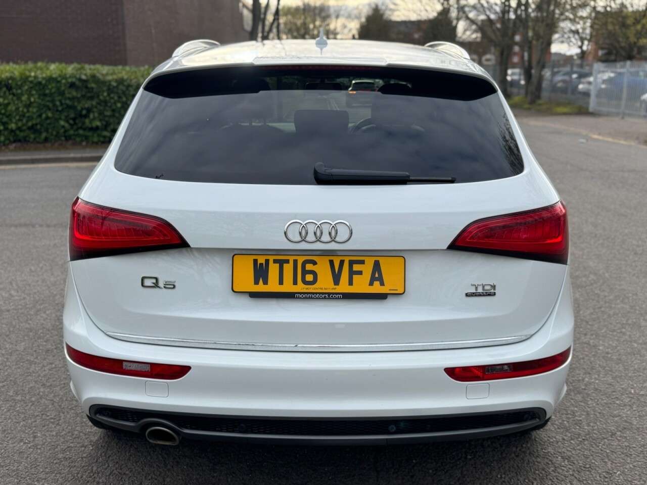 A 2016 AUDI Q5 2.0 TDI S line Plus SUV 5dr Diesel S Tronic quattro Euro 6 (s/s) (190 ps) A 2016 AUDI Q5 2.0 TDI S line Plus SUV 5dr Diesel S Tronic quattro Euro 6 (s/s) (190 ps)