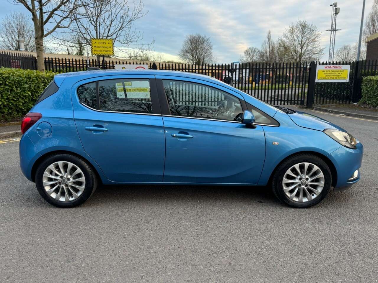 A 2018 VAUXHALL CORSA 1.4i ecoTEC SE Nav Hatchback 5dr Petrol Manual Euro 6 (90 ps) SH+ A 2018 VAUXHALL CORSA 1.4i ecoTEC SE Nav Hatchback 5dr Petrol Manual Euro 6 (90 ps) SH+