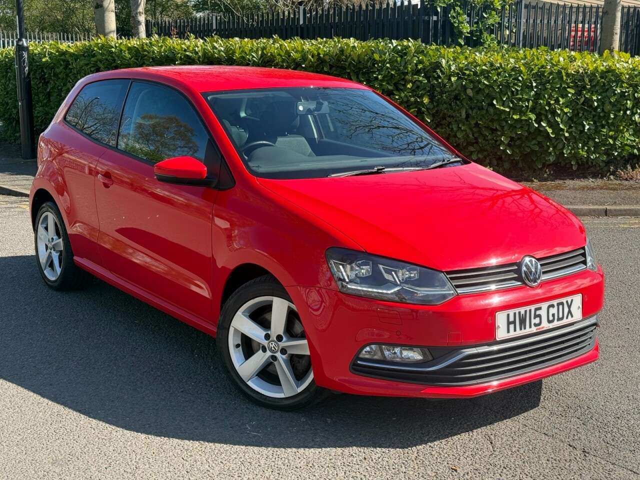 A 2015 VOLKSWAGEN POLO 1.2 TSI BlueMotion Tech SEL Hatchback 3dr Petrol Manual Euro 6 (s/s) (110 p A 2015 VOLKSWAGEN POLO 1.2 TSI BlueMotion Tech SEL Hatchback 3dr Petrol Manual Euro 6 (s/s) (110 p