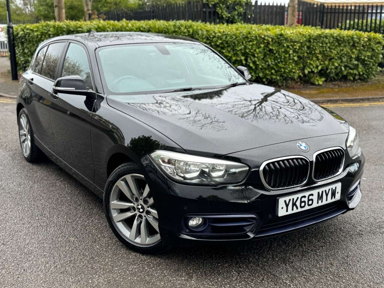 A 2016 BMW 1 SERIES 2.0 118d Sport Hatchback 5dr Diesel Auto Euro 6 (s/s) (150 ps) ULEZ+2FRO+SH A 2016 BMW 1 SERIES 2.0 118d Sport Hatchback 5dr Diesel Auto Euro 6 (s/s) (150 ps) ULEZ+2FRO+SH