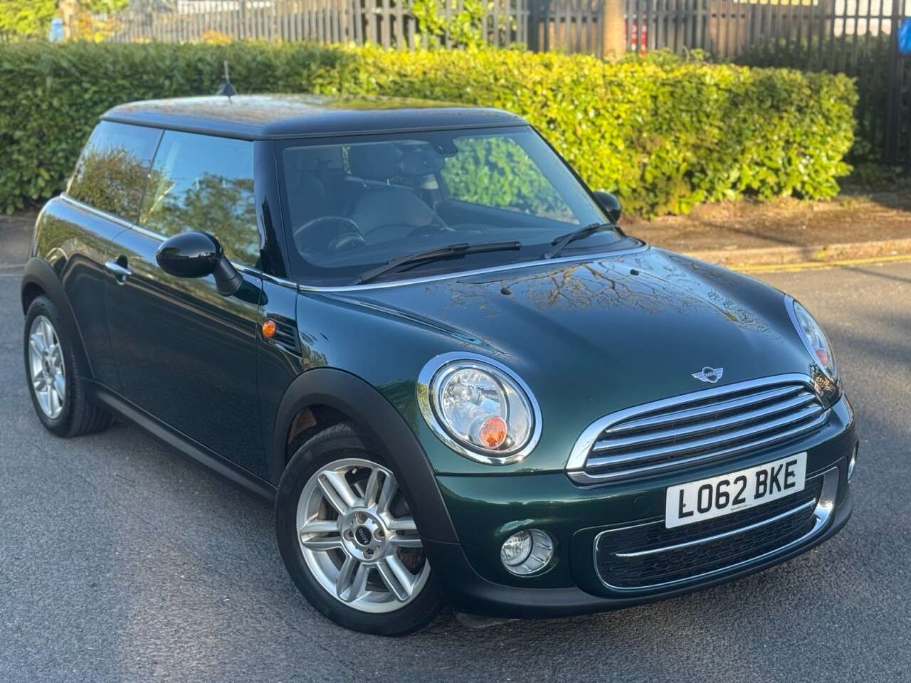 A 2012 MINI HATCH 2.0 Cooper D Hatchback 3dr Diesel Auto Euro 5 (112 ps) LOW MILES+SH+BLUETOO A 2012 MINI HATCH 2.0 Cooper D Hatchback 3dr Diesel Auto Euro 5 (112 ps) LOW MILES+SH+BLUETOO