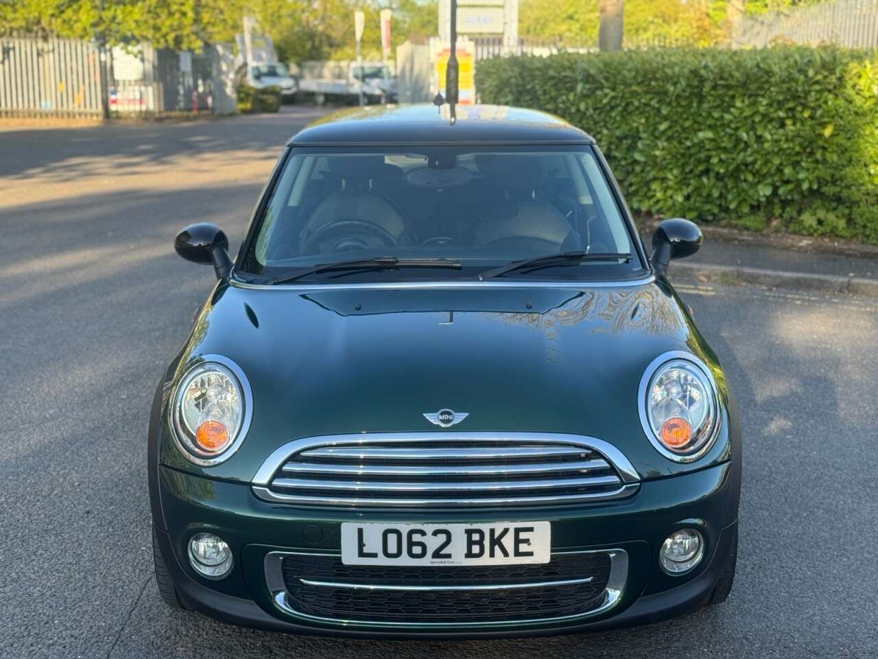 A 2012 MINI HATCH 2.0 Cooper D Hatchback 3dr Diesel Auto Euro 5 (112 ps) LOW MILES+SH+BLUETOO A 2012 MINI HATCH 2.0 Cooper D Hatchback 3dr Diesel Auto Euro 5 (112 ps) LOW MILES+SH+BLUETOO
