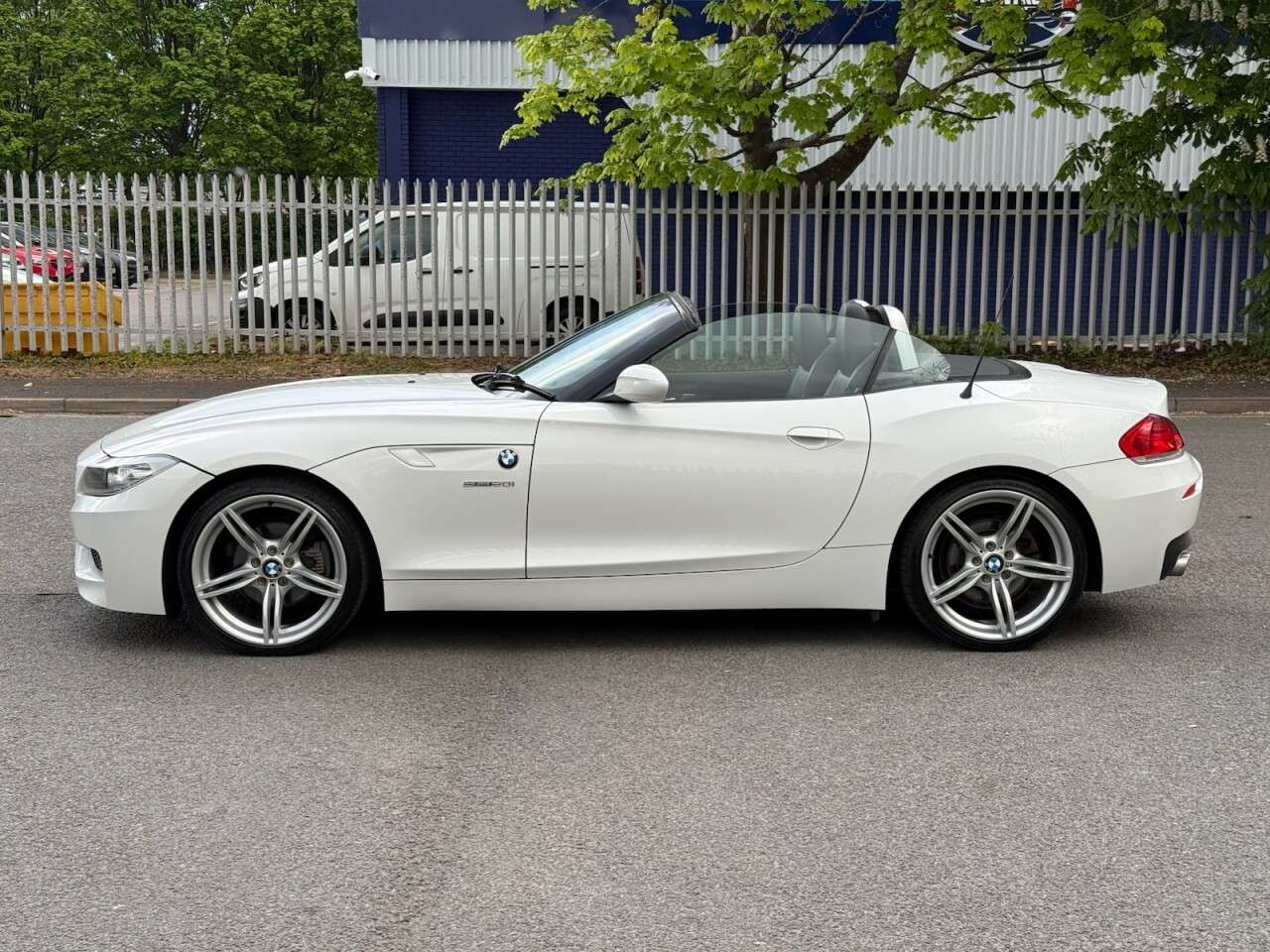 A 2013 BMW Z4 2.0 20i M Sport Convertible 2dr Petrol Manual sDrive Euro 5 (s/s) (184 ps) A 2013 BMW Z4 2.0 20i M Sport Convertible 2dr Petrol Manual sDrive Euro 5 (s/s) (184 ps)