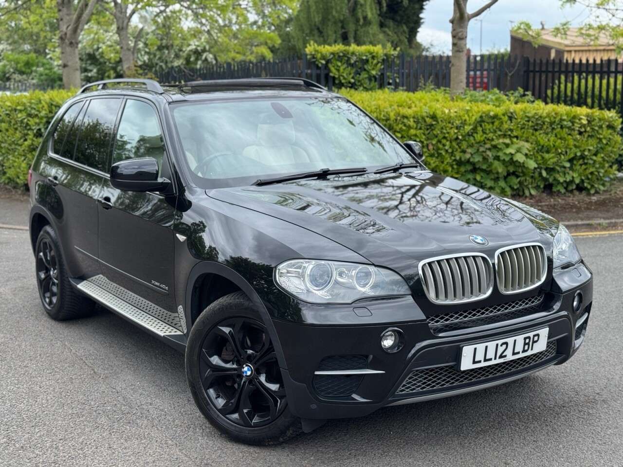 A 2012 BMW X5 3.0 40d SE SUV 5dr Diesel Steptronic xDrive Euro 5 (306 ps) A 2012 BMW X5 3.0 40d SE SUV 5dr Diesel Steptronic xDrive Euro 5 (306 ps)