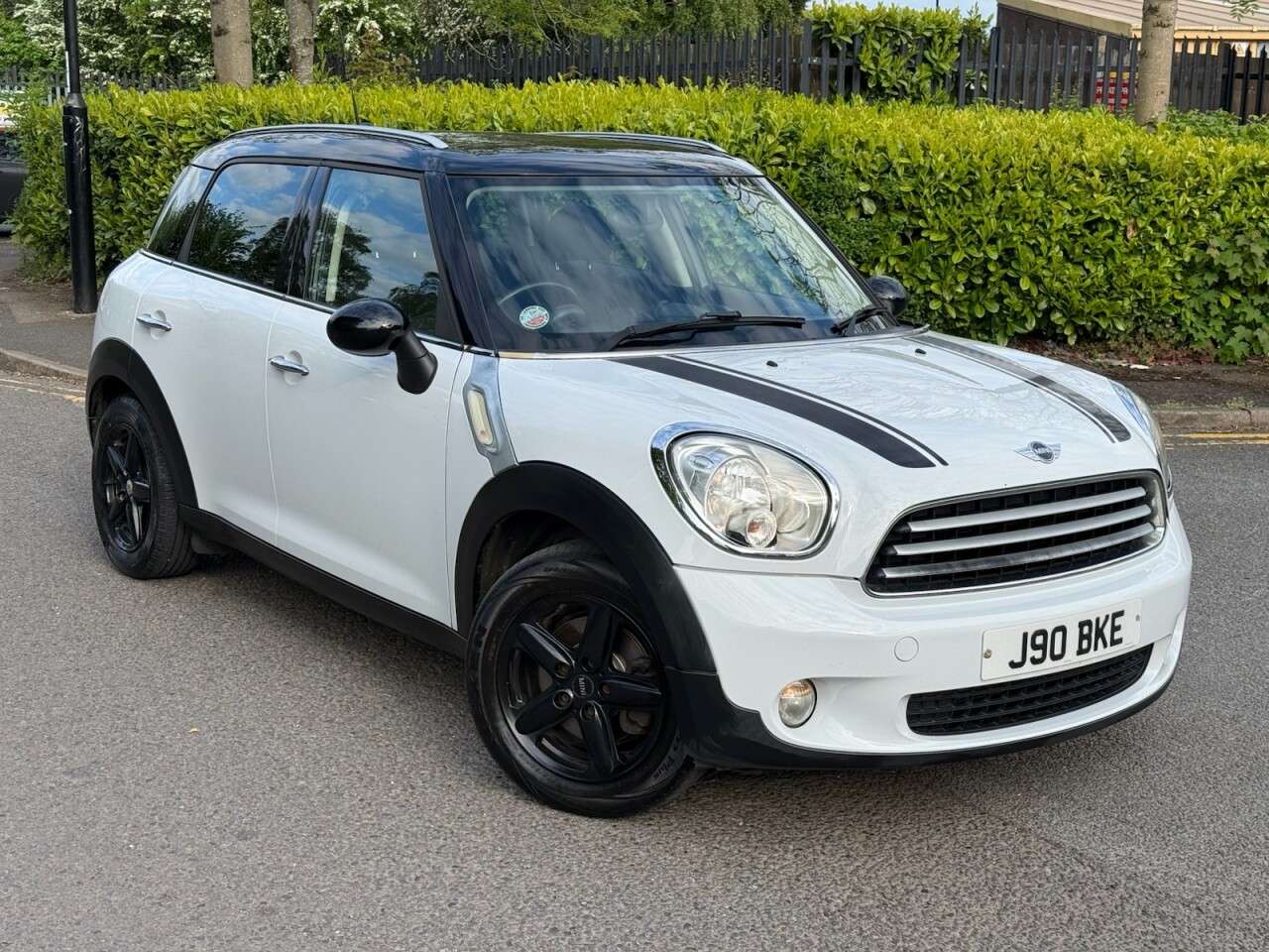 A 2011 MINI COUNTRYMAN 1.6 Cooper D SUV 5dr Diesel Manual Euro 5 (s/s) (112 ps) A 2011 MINI COUNTRYMAN 1.6 Cooper D SUV 5dr Diesel Manual Euro 5 (s/s) (112 ps)