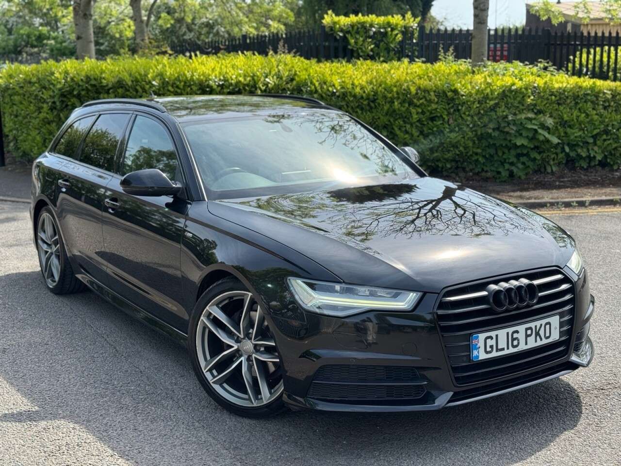 A 2016 AUDI A6 AVANT 2.0 TDI ultra Black Edition Estate 5dr Diesel S Tronic Euro 6 (s/s) (190 ps A 2016 AUDI A6 AVANT 2.0 TDI ultra Black Edition Estate 5dr Diesel S Tronic Euro 6 (s/s) (190 ps