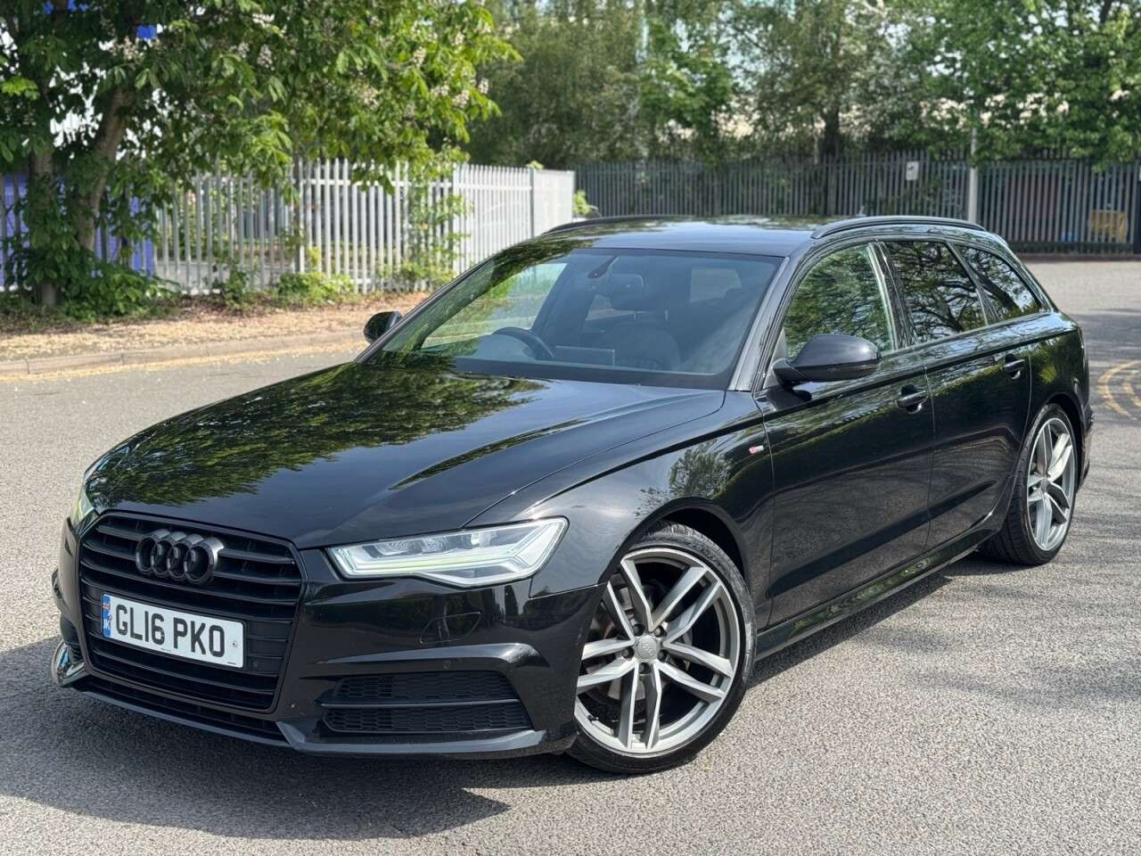 A 2016 AUDI A6 AVANT 2.0 TDI ultra Black Edition Estate 5dr Diesel S Tronic Euro 6 (s/s) (190 ps A 2016 AUDI A6 AVANT 2.0 TDI ultra Black Edition Estate 5dr Diesel S Tronic Euro 6 (s/s) (190 ps