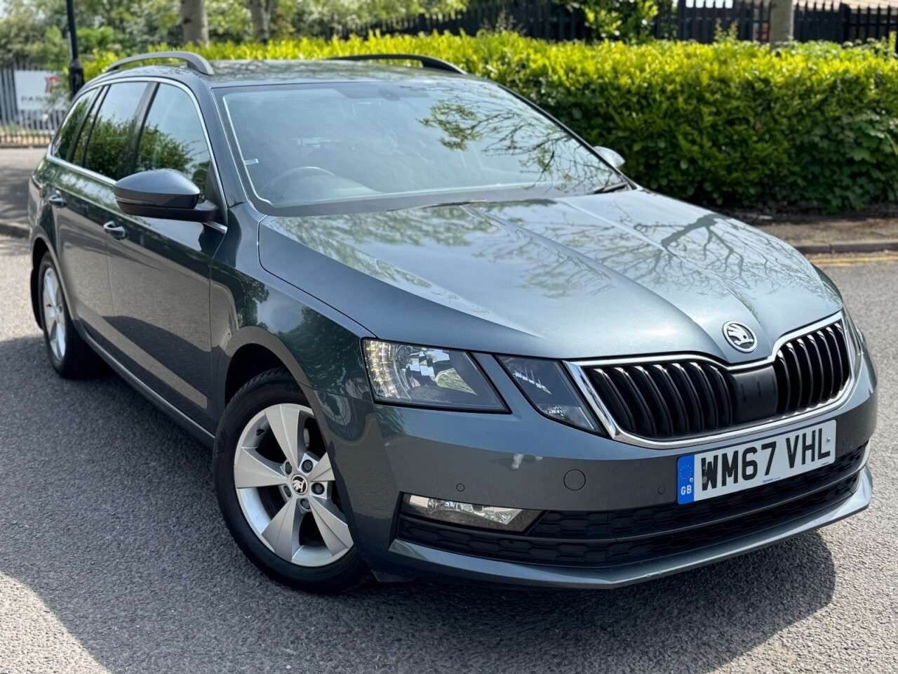 A 2018 SKODA OCTAVIA 1.6 TDI SE Technology Estate 5dr Diesel DSG Euro 6 (s/s) (115 ps) A 2018 SKODA OCTAVIA 1.6 TDI SE Technology Estate 5dr Diesel DSG Euro 6 (s/s) (115 ps)