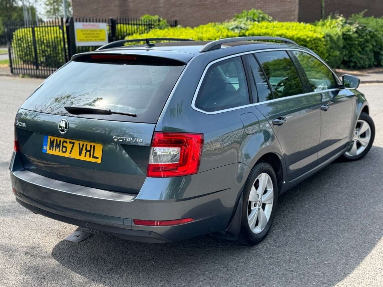 A 2018 SKODA OCTAVIA 1.6 TDI SE Technology Estate 5dr Diesel DSG Euro 6 (s/s) (115 ps) A 2018 SKODA OCTAVIA 1.6 TDI SE Technology Estate 5dr Diesel DSG Euro 6 (s/s) (115 ps)
