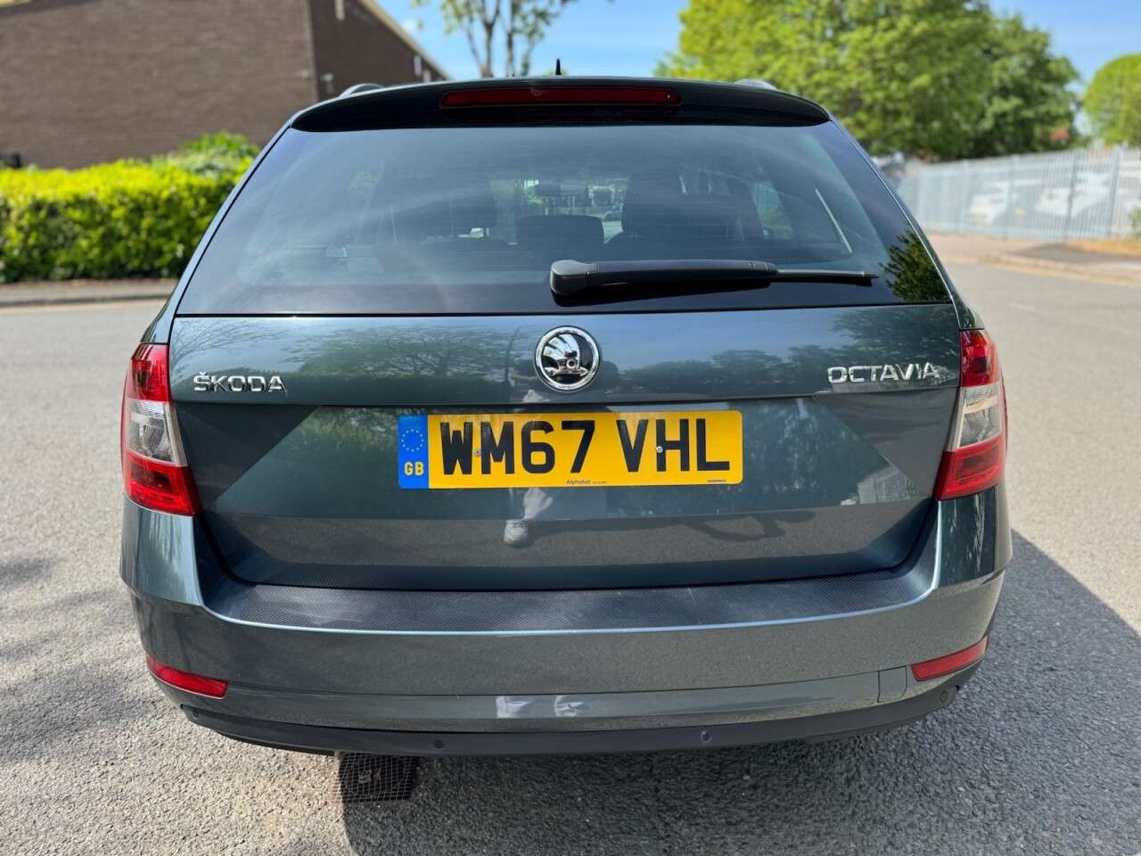 A 2018 SKODA OCTAVIA 1.6 TDI SE Technology Estate 5dr Diesel DSG Euro 6 (s/s) (115 ps) A 2018 SKODA OCTAVIA 1.6 TDI SE Technology Estate 5dr Diesel DSG Euro 6 (s/s) (115 ps)