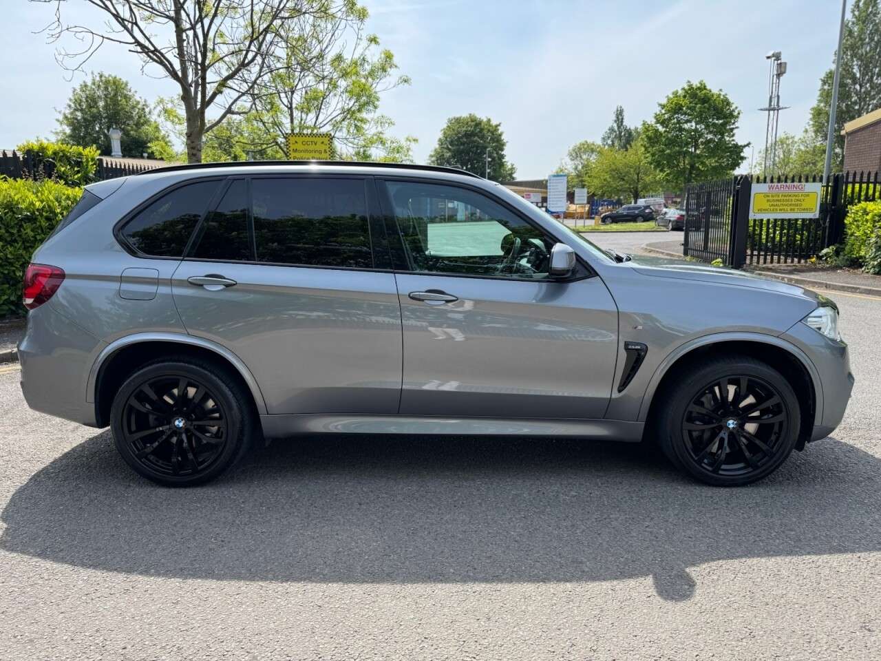 A 2013 BMW X5 3.0 M50d SUV 5dr Diesel Auto xDrive Euro 6 (s/s) (381 ps) A 2013 BMW X5 3.0 M50d SUV 5dr Diesel Auto xDrive Euro 6 (s/s) (381 ps)