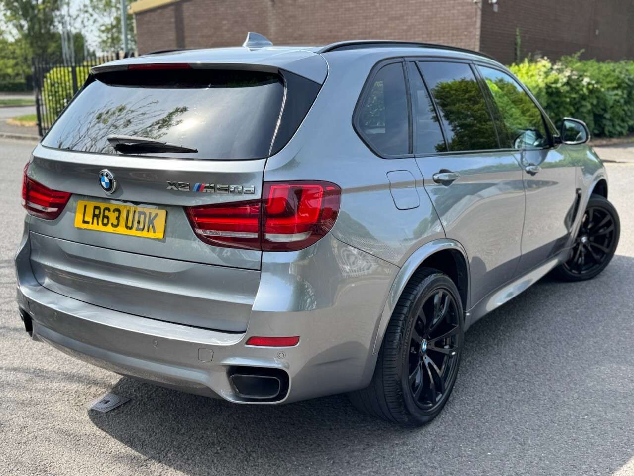 A 2013 BMW X5 3.0 M50d SUV 5dr Diesel Auto xDrive Euro 6 (s/s) (381 ps) A 2013 BMW X5 3.0 M50d SUV 5dr Diesel Auto xDrive Euro 6 (s/s) (381 ps)