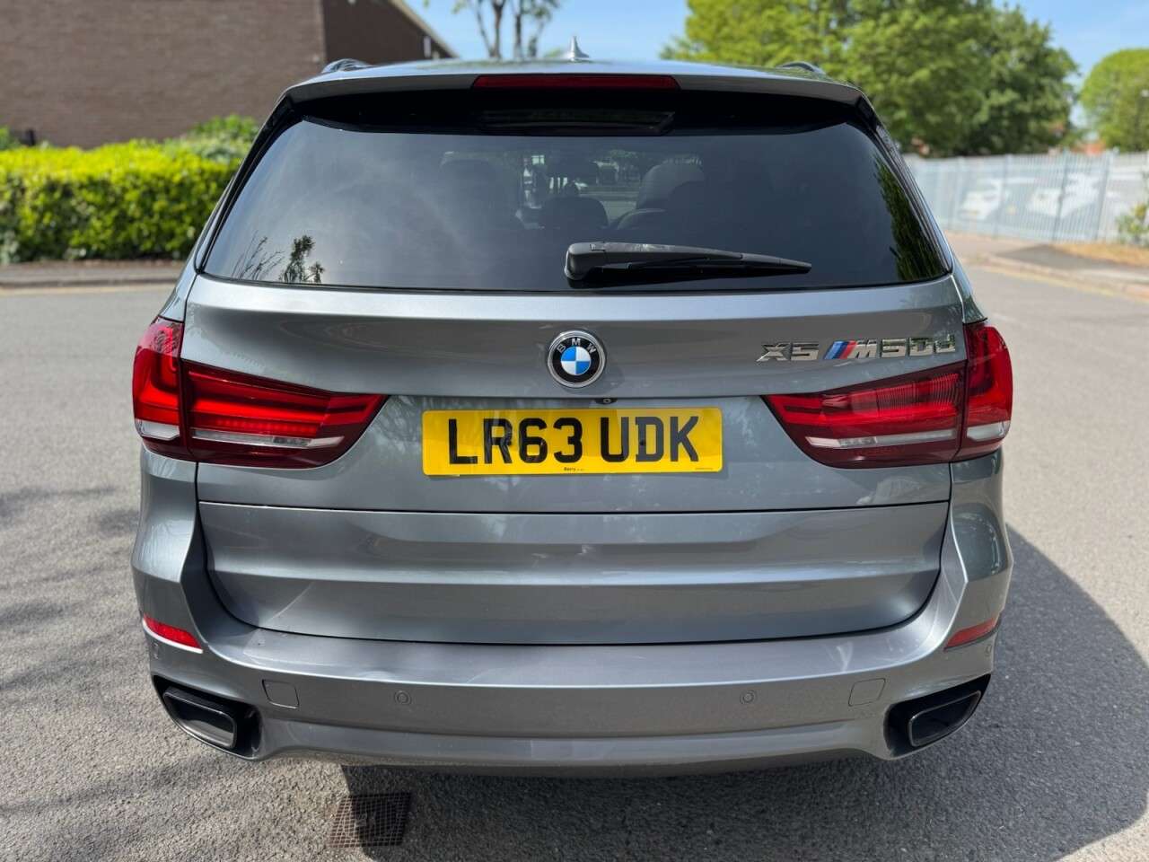 A 2013 BMW X5 3.0 M50d SUV 5dr Diesel Auto xDrive Euro 6 (s/s) (381 ps) A 2013 BMW X5 3.0 M50d SUV 5dr Diesel Auto xDrive Euro 6 (s/s) (381 ps)