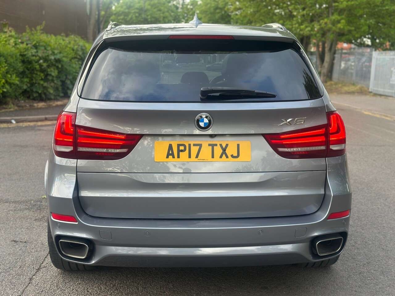 A 2017 BMW X5 3.0 40d M Sport SUV 5dr Diesel Auto xDrive Euro 6 (s/s) (313 ps) PAN ROOF+D A 2017 BMW X5 3.0 40d M Sport SUV 5dr Diesel Auto xDrive Euro 6 (s/s) (313 ps) PAN ROOF+D